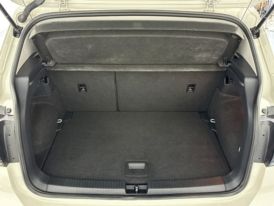 2023 Volkswagen T-Cross - image 25