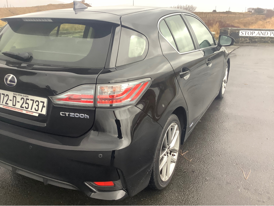 2017 Lexus CT 200 h - image 23