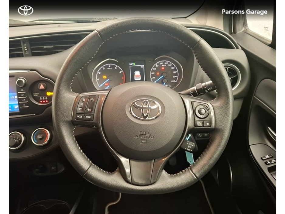 2020 Toyota Yaris - image 10