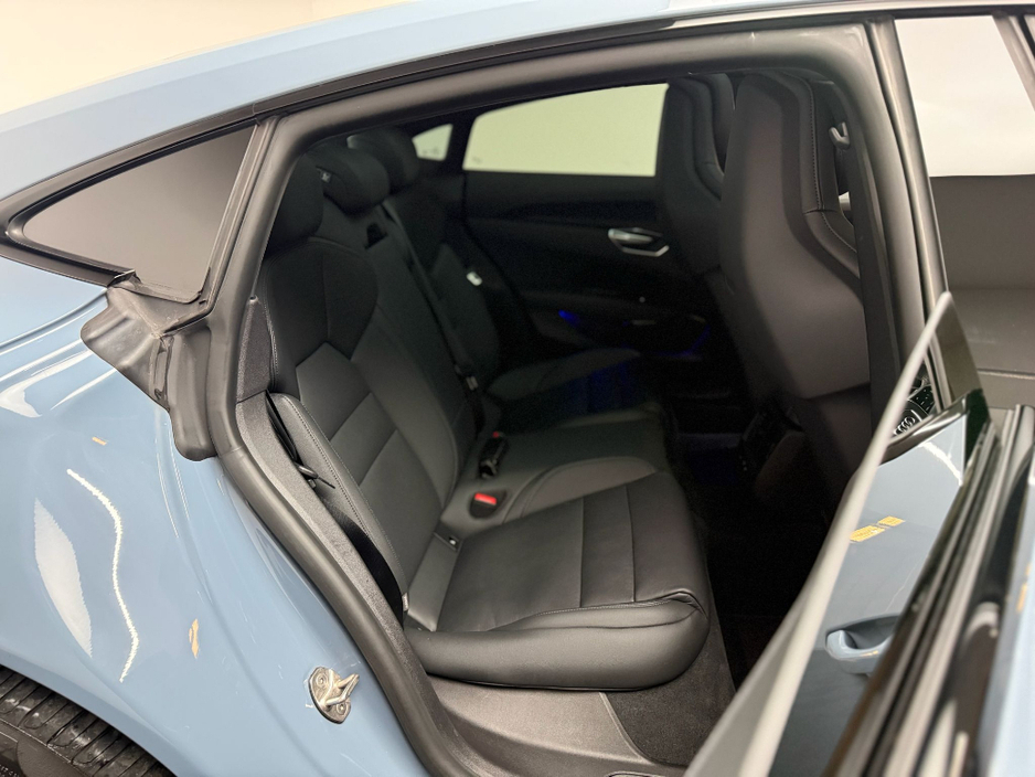 2024 Audi e-tron GT quattro - image 12