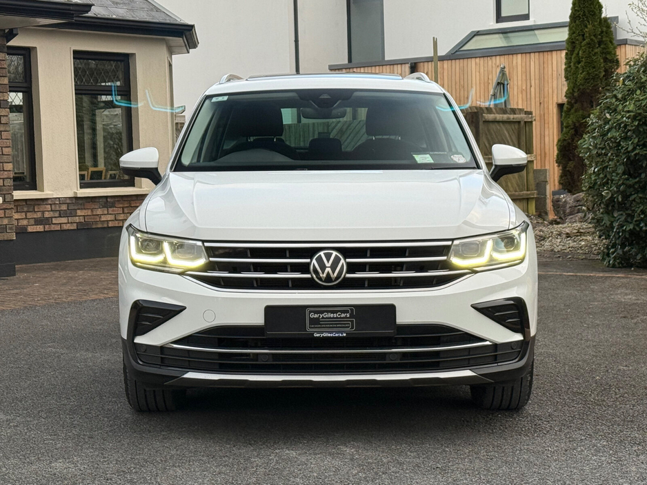 2021 Volkswagen Tiguan - image 2