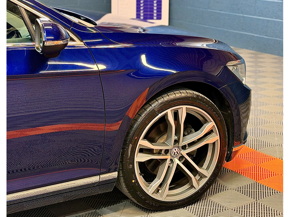 2018 Volkswagen Passat - image 14