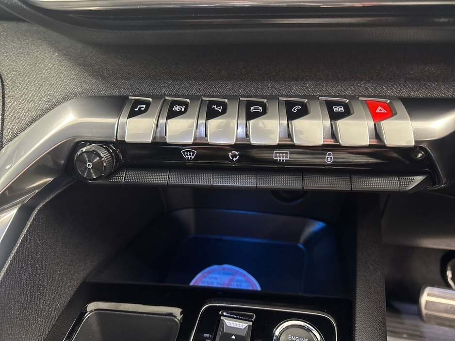 2024 Peugeot 5008 - image 17