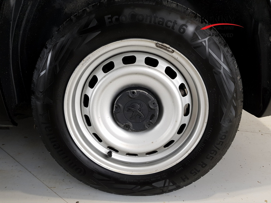 2024 Peugeot Partner - image 14