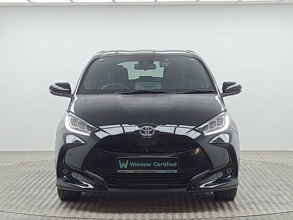 2021 Toyota Yaris - image 8