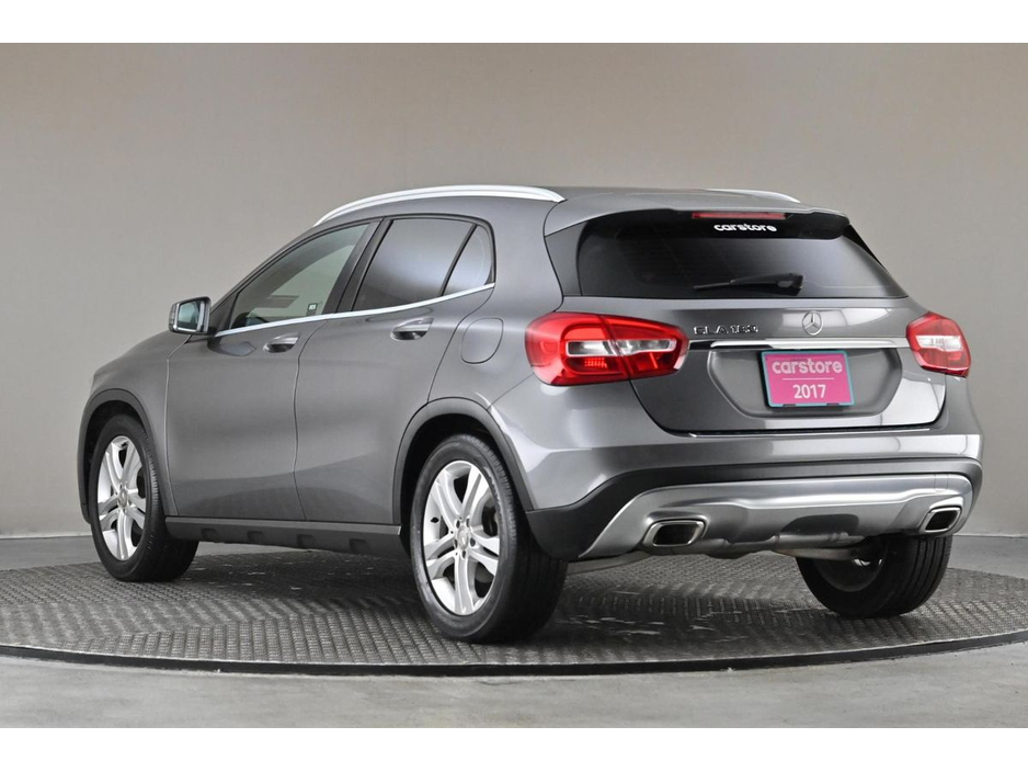 2017 Mercedes-Benz GLA Class GLA 180 *HALF LEATHER*REVERSE CAM*PARK SENSORS* €20,990