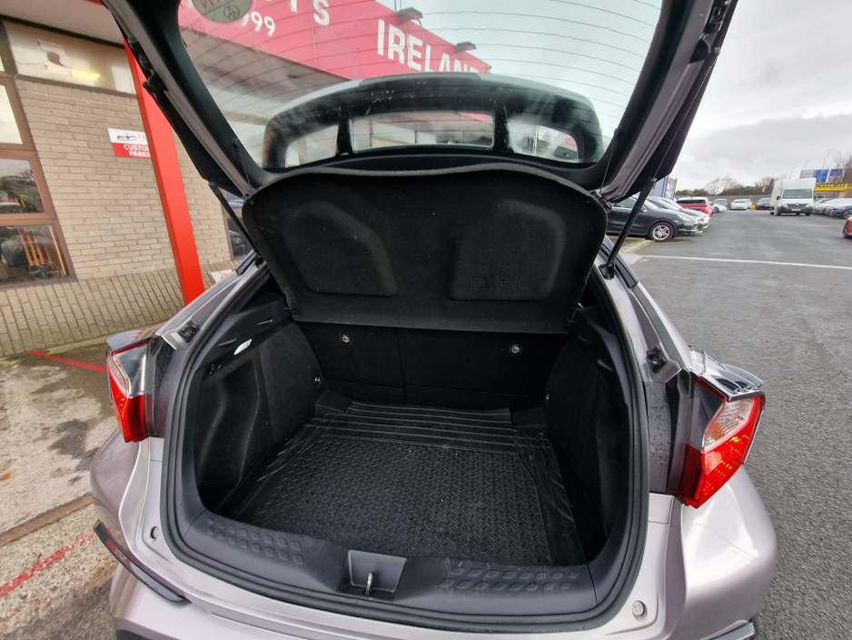 2018 Toyota C-HR - image 13