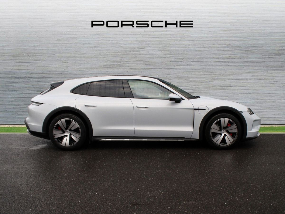 2026 Porsche Taycan 4S Cross Turismo €164,000