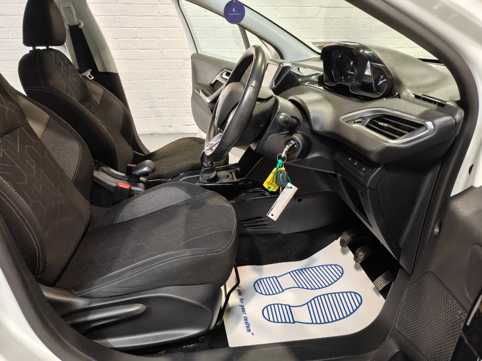 2019 Peugeot 2008 - image 16