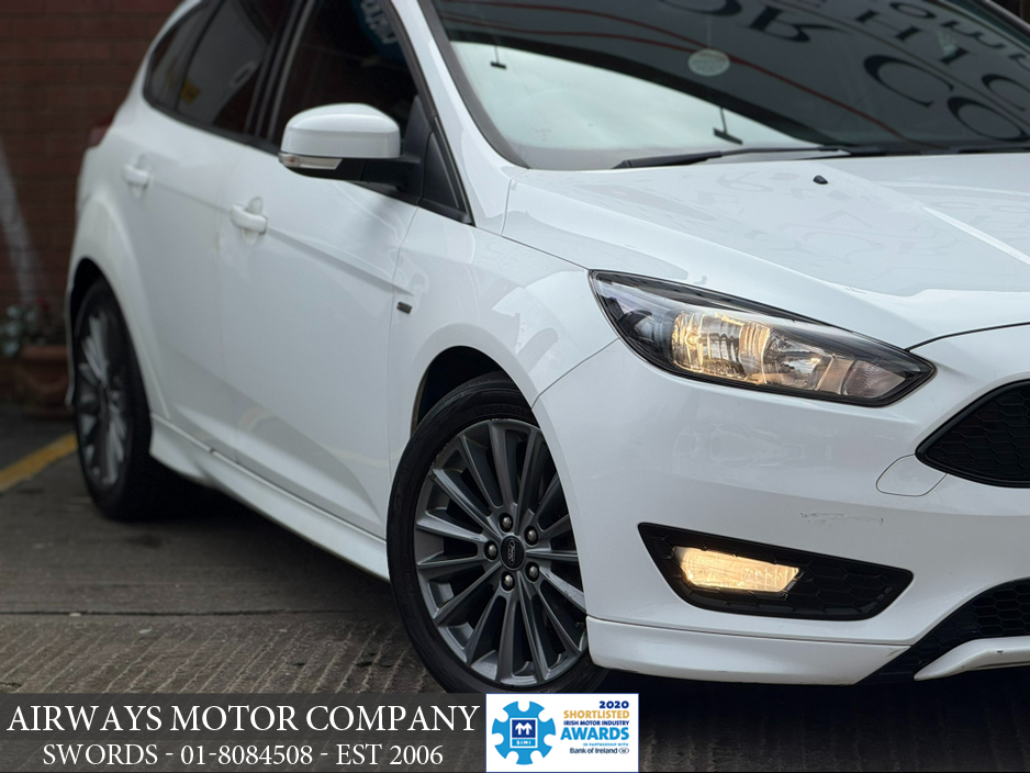 2018 Ford Focus - image 17