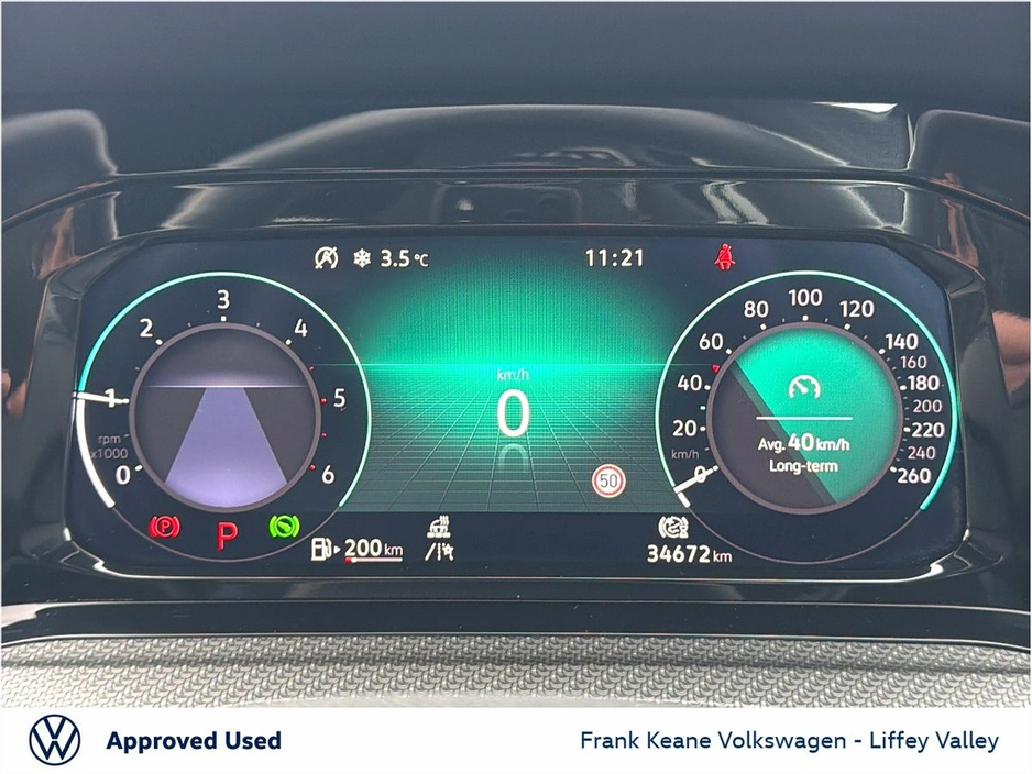 2023 Volkswagen Golf - image 12