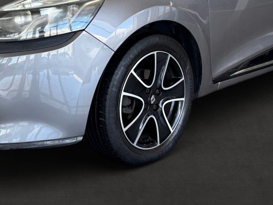 2015 Renault Clio - image 10