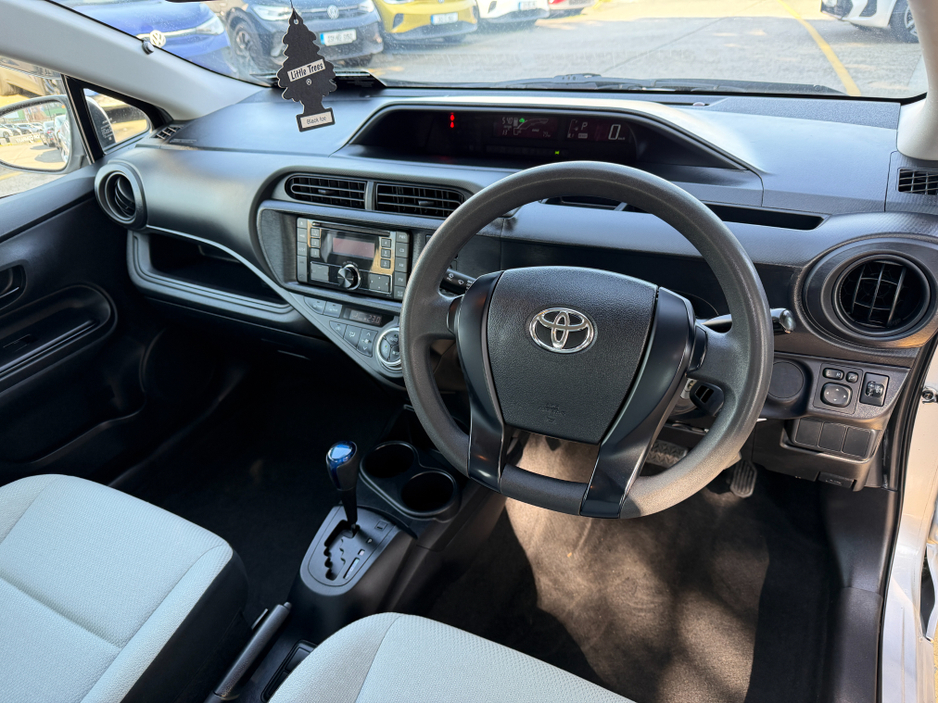 2017 Toyota Aqua - image 14