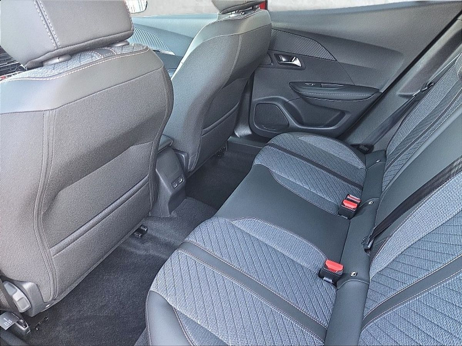 2026 Peugeot 2008 - image 8