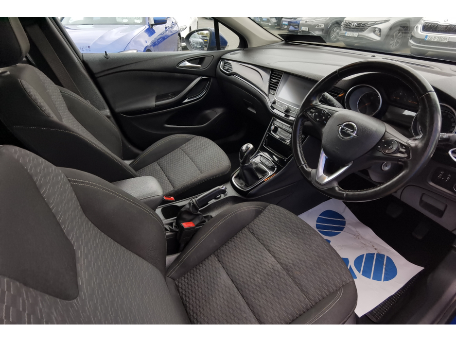 2018 Opel Astra - image 8