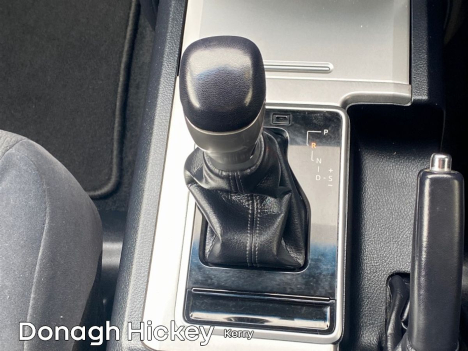 2022 Toyota Landcruiser - image 16