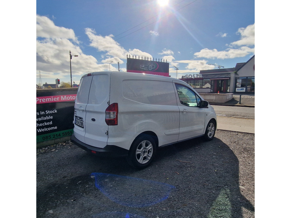 2019 Ford Courier - image 2