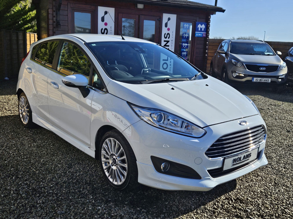 2016 Ford Fiesta - image 11