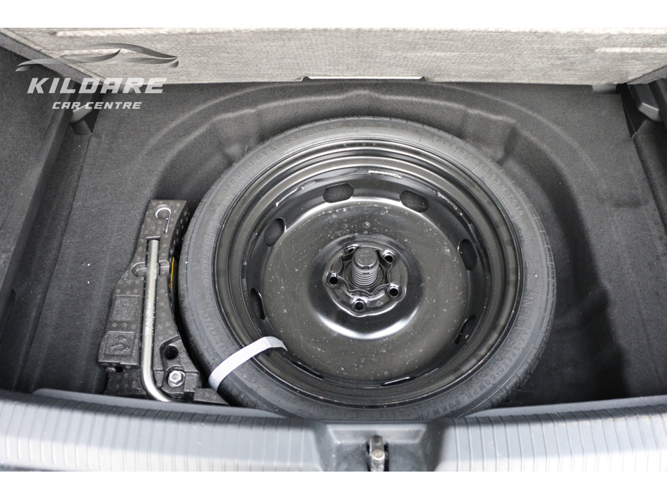 2025 Volkswagen Golf eTSI HYBRID AUTO €31,995