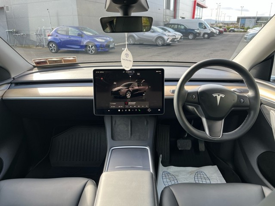 2022 Tesla Model Y - image 8