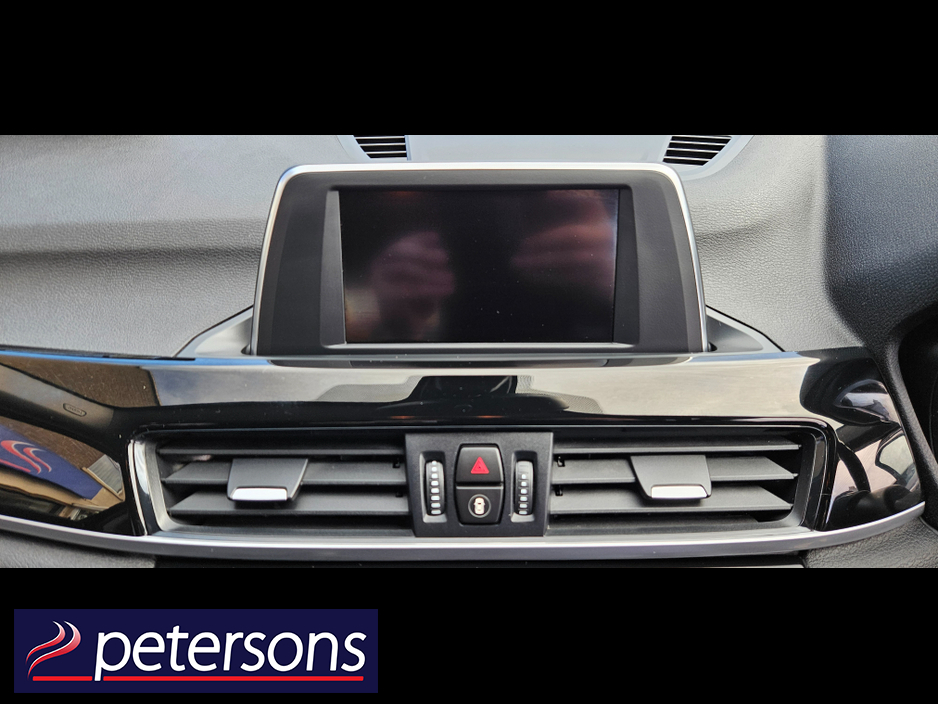 2016 BMW X1 - image 30