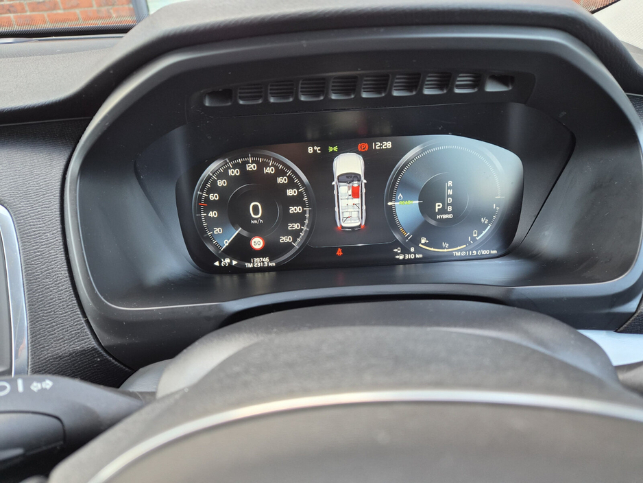 2018 Volvo XC90 - image 11