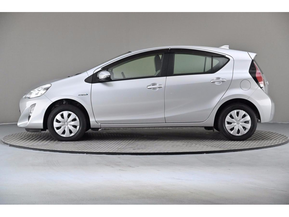 2016 Toyota Aqua 1.5 VVT-i HYBRID *BI-TONE INTERIOR*ANDROID CAR PLAYER* €9,890