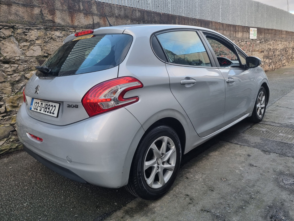 2013 Peugeot 208 1.2 VTI 82 bhp Active €3,750