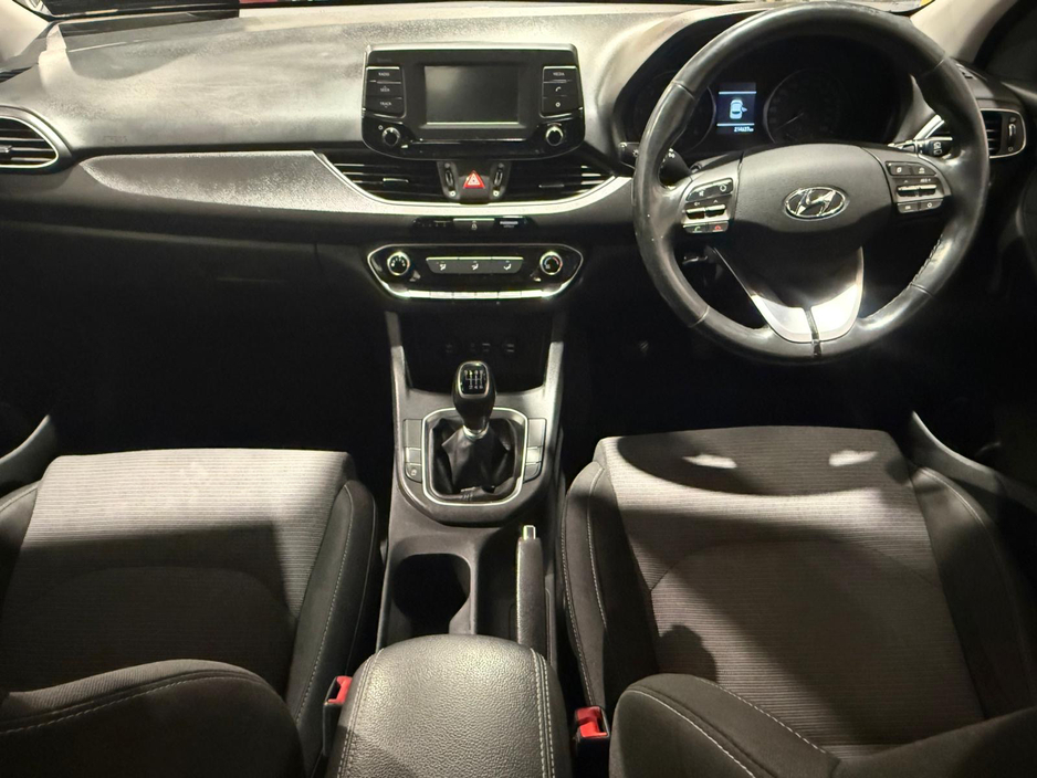 2018 Hyundai i30 - image 12