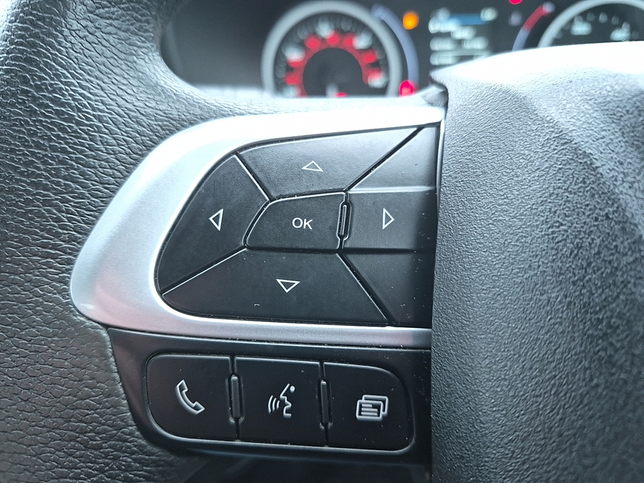 2021 Iveco Daily T35-140  Tipper with 3 seats in front and flashing beacon lights, only 39,000 miles.