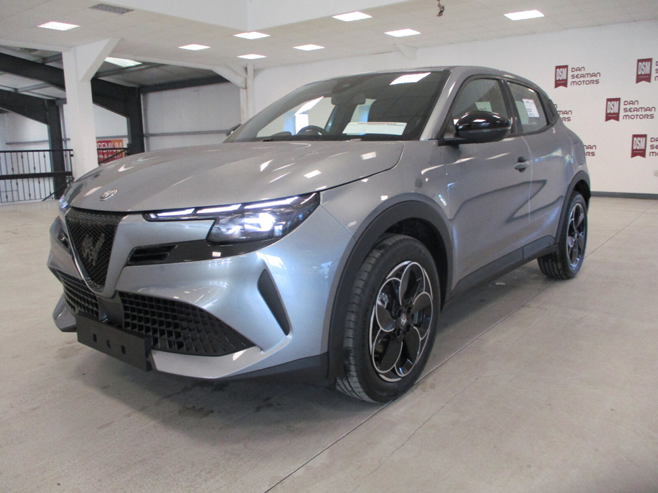 2026 Alfa Romeo Junior 54kwh Elettrica 156bhp €35,995