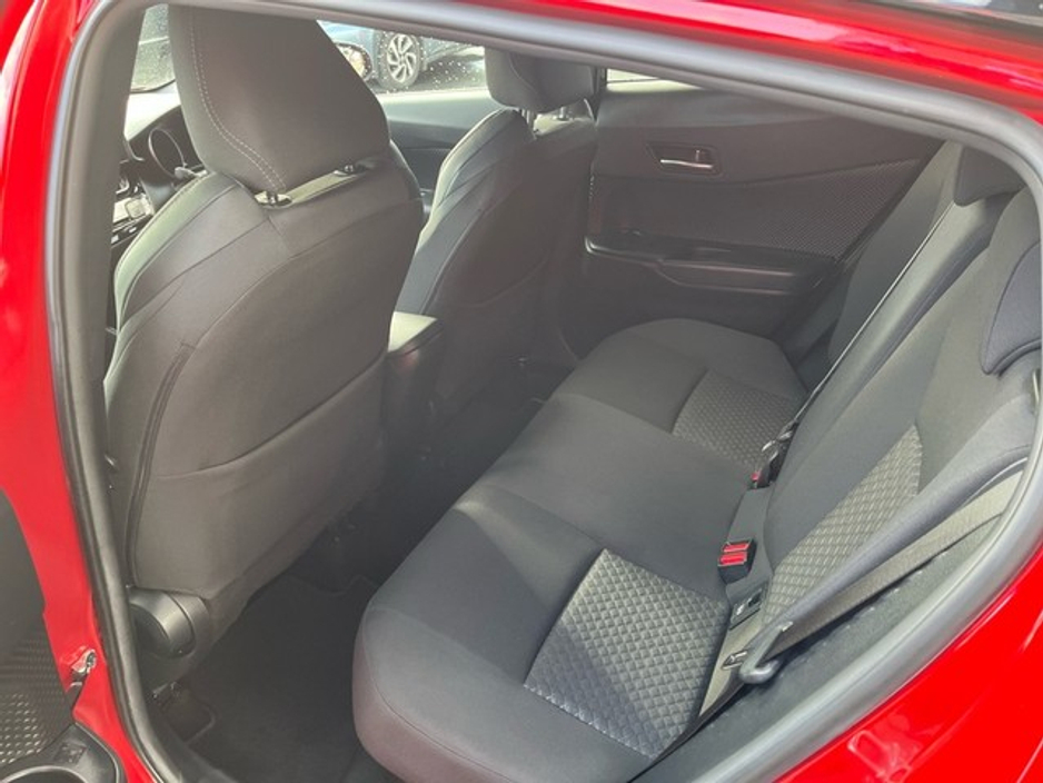 2022 Toyota C-HR - image 7