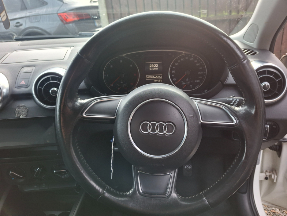 2011 Audi A1 1.6 TDI 105 SPORT 3DR €4,500