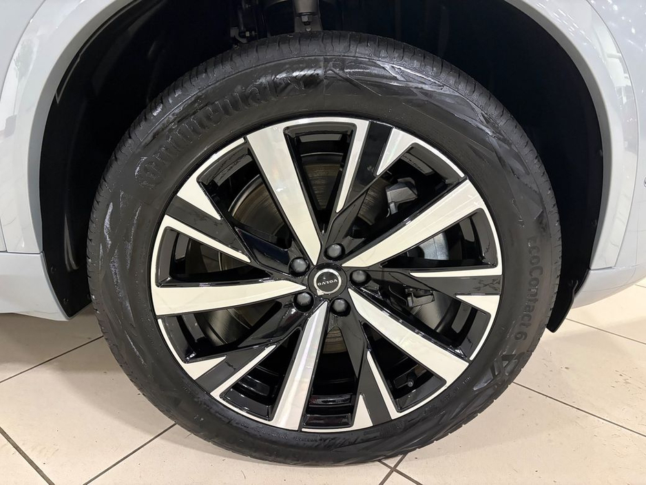 2025 Volvo XC90 T8 PLUS AWD=VAPOUR GREY//PAN ROOF//AS NEW=2 YEAR WARRANTY=TAILORED FINANCE PACKAGES INCL PCP AVAILABLE=TRADE IN'S WELCOME €79,995