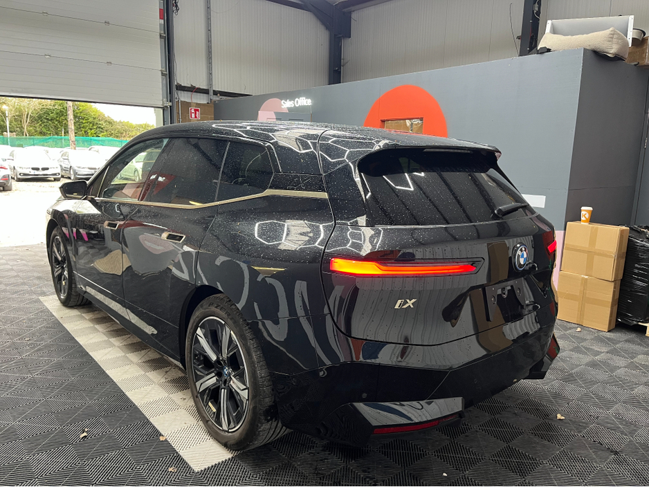 2022 BMW iX - image 4