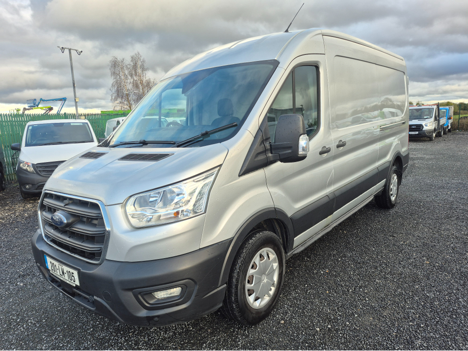 2020 Ford Transit - image 4