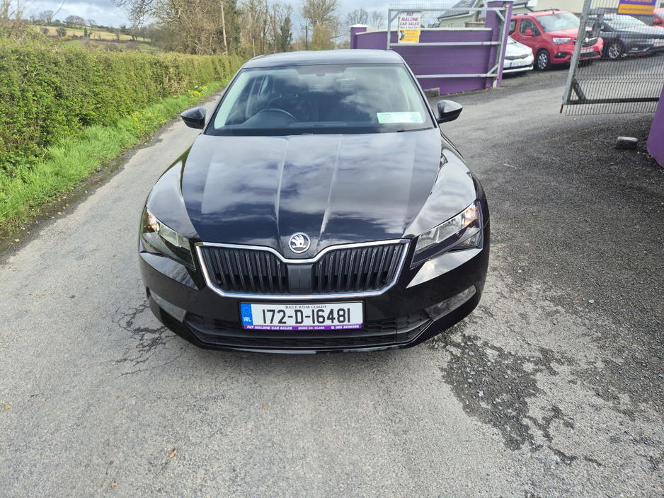 2017 Skoda Superb - image 2