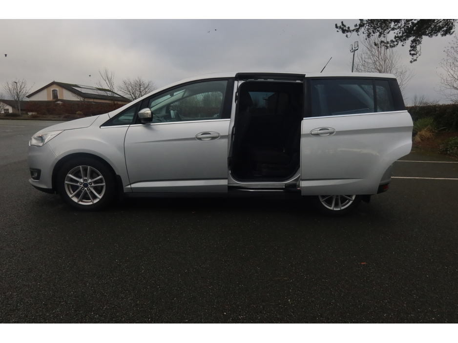 2015 Ford Grand C-Max 1.5 TDCI ZETEC 120 120PS 5DR €7,500