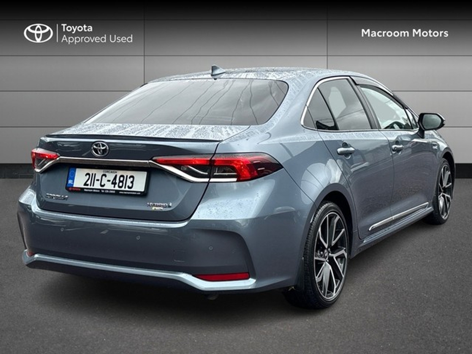 2021 Toyota Corolla - image 2