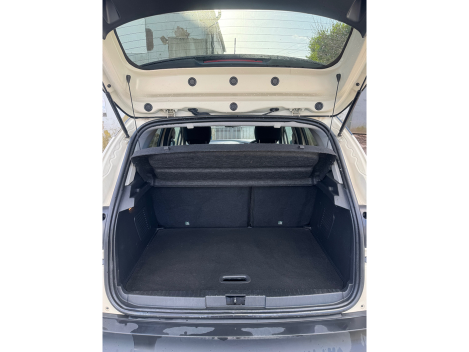 2015 Renault Captur Intense high driving position €8,900