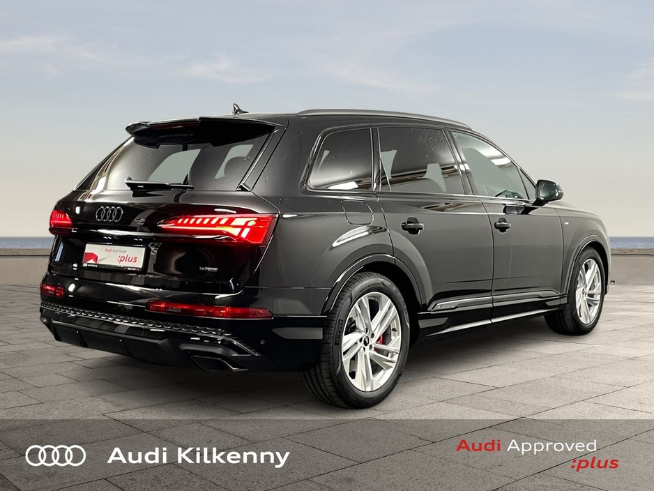 2026 Audi Q7 55 TFSI E Q S LINE €104,900