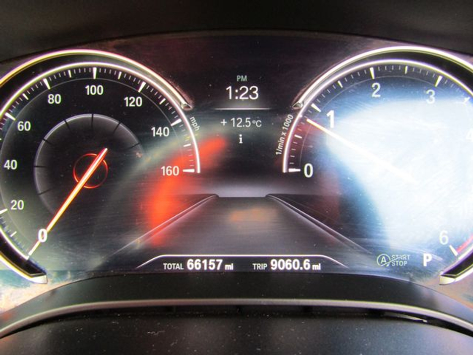 2018 BMW 5 Series - image 39