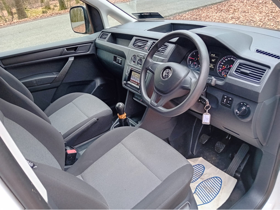 2018 Volkswagen Caddy - image 11