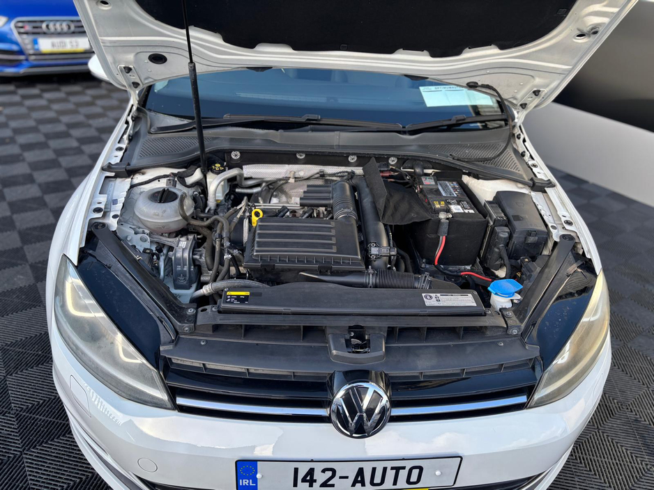 2014 Volkswagen Golf - image 8