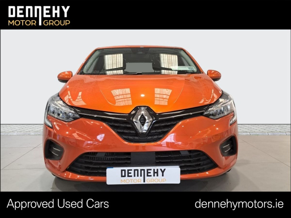 2020 Renault Clio - image 9