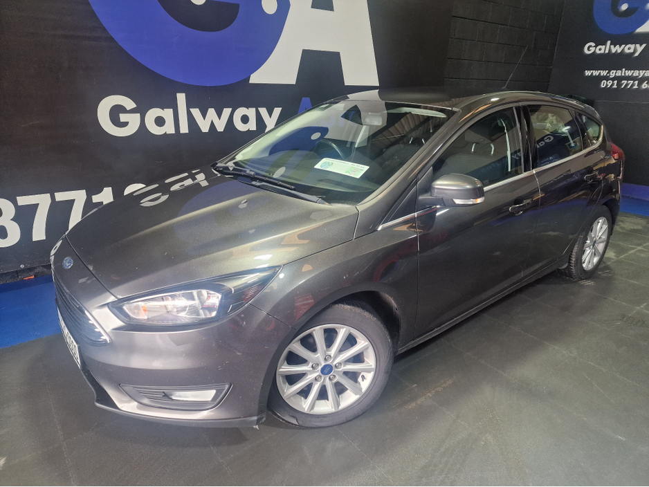 2017 Ford Focus - image 3