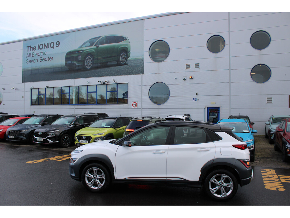 2022 Hyundai Kona 1.0 T-GDI Executive Two Tone Roof €22,950