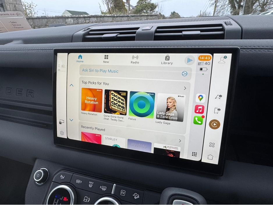 2025 Land Rover Defender P300e X-DYNAMIC SE URBAN SPEC PHEV AUTO €109,950