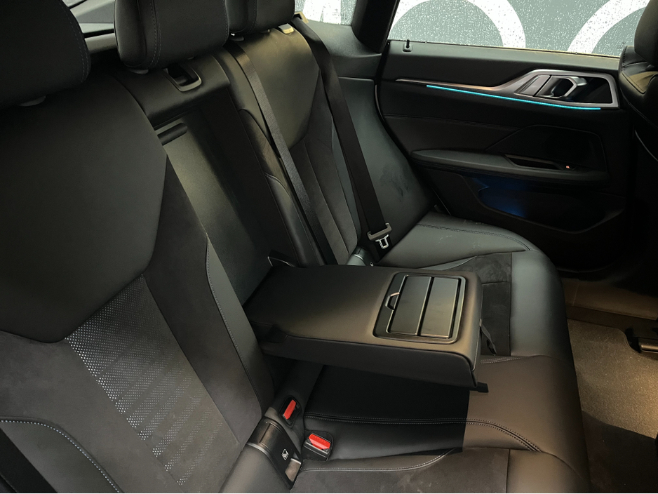 2022 BMW i4 ONLY 20K KMS 2022 BMW I4 40EDRIVE M SPORTS AUTOMATIC / CRUISE CONTROL / 360° PARKING CAMERA / ELECTRIC MEMORY & HEATED SEATS / PADDLE SHIFTERS / BMW APPS AND APPLE CARPLAY €36,950