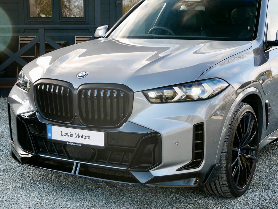 2025 BMW X5 xDrive50e M Sport €99,950